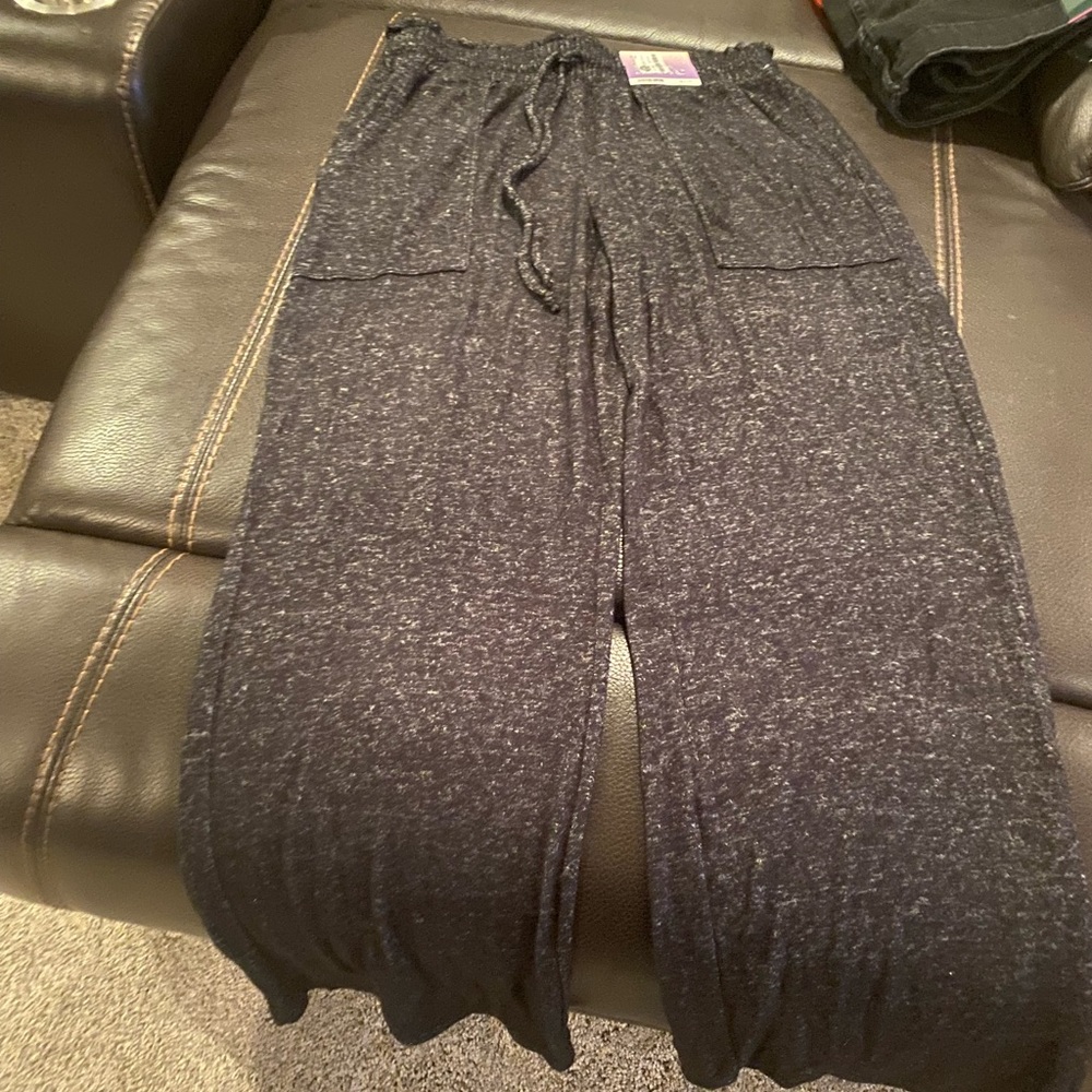Women’s sweatpants/lounge wear